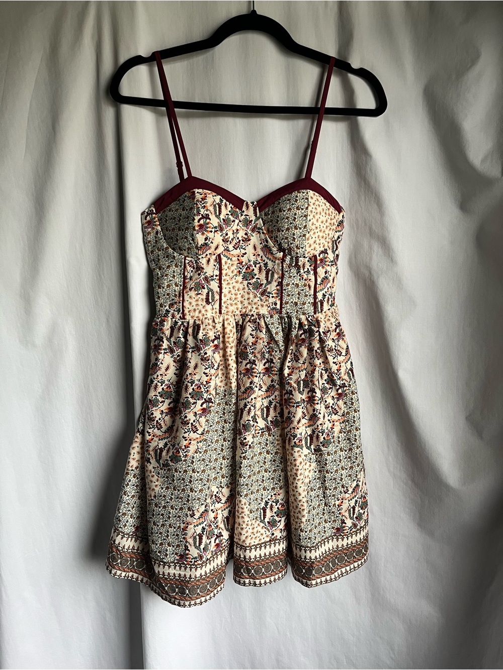 Band of Gypsies Cream Floral Mini Dress with Burgundy Trim small